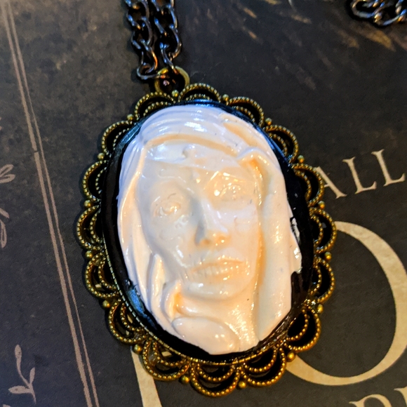 Día de los Muertos Cameo - Picture 9 of 9